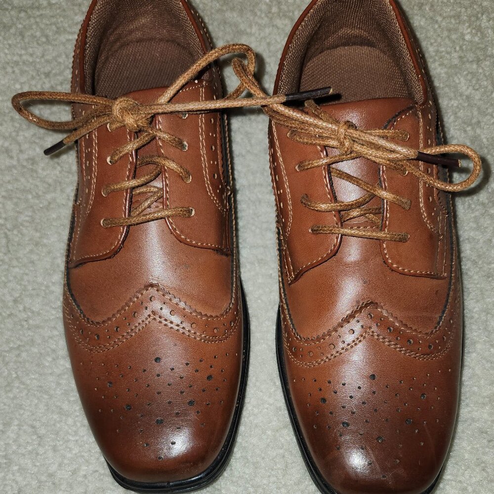 White Stag Boy's Dress Shoes Size 4